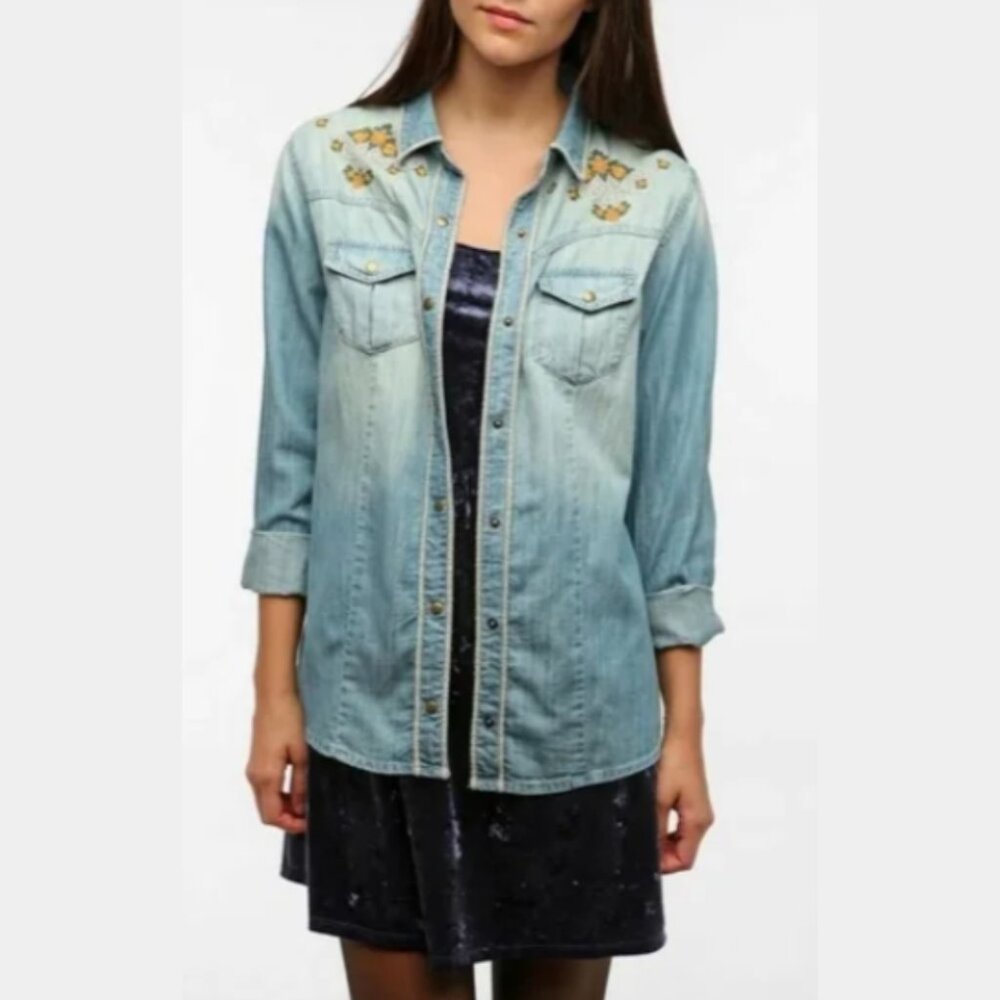 Urban Outfitters Staring at Stars Embroidered Western Shirt Small